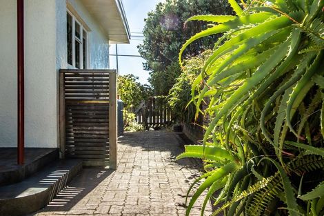 Photo of property in 14 Mahana Road, Paraparaumu Beach, Paraparaumu, 5032