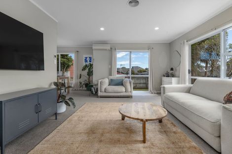 Photo of property in 73 Langdale Avenue, Paraparaumu, 5032