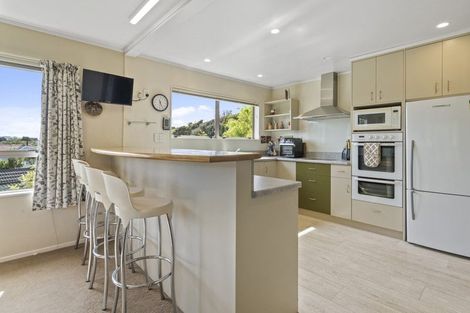 Photo of property in 2 Waterford Drive, Churton Park, Wellington, 6037