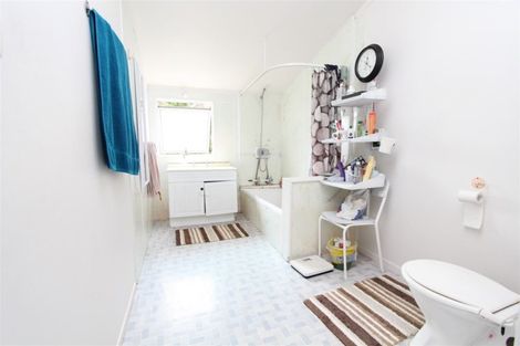 Photo of property in 18 Hollydale Grove, Churton Park, Wellington, 6037