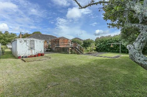 Photo of property in 74 Neil Avenue, Te Atatu Peninsula, Auckland, 0610