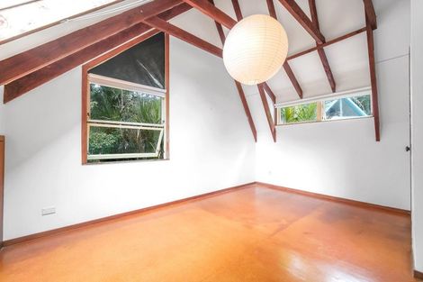 Photo of property in 16 Mahoe Road, Titirangi, Auckland, 0604