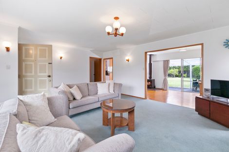 Photo of property in 39 Harbour View Road, Point Wells, 0986