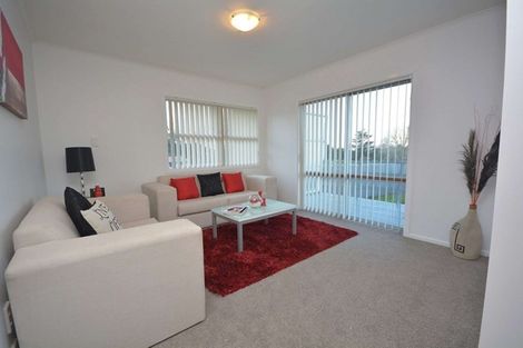 Photo of property in 15 Gee Place, Mangere East, Auckland, 2022