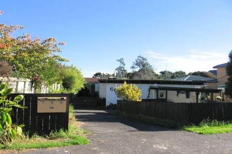 Photo of property in 3/66 Flanshaw Road, Te Atatu South, Auckland, 0610