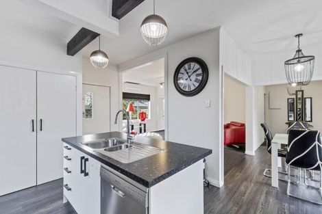 Photo of property in 17 Exeter Street, Brooklands, New Plymouth, 4310