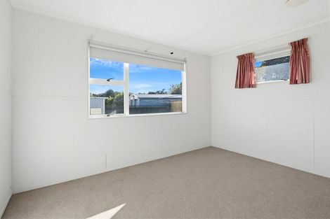Photo of property in 37 Kimberley Grove, Westbrook, Palmerston North, 4412