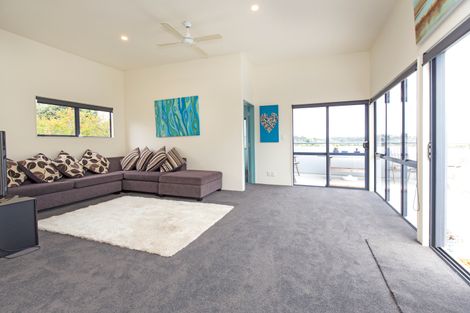 Photo of property in 62 Stanmore Bay Road, Stanmore Bay, Whangaparaoa, 0932