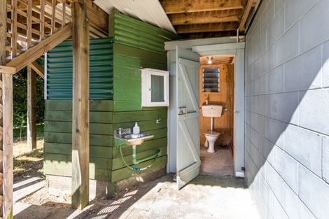 Photo of property in 210 Given Avenue, Whangamata, 3620