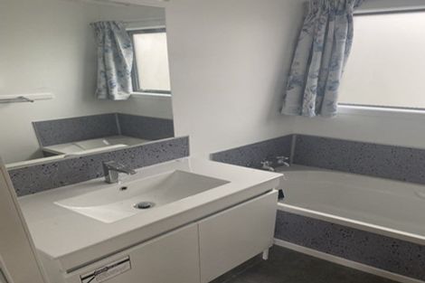 Photo of property in 172 Molesworth Street, New Plymouth, 4312