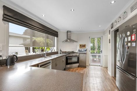 Photo of property in 38 Seaview Road, Marfell, New Plymouth, 4310