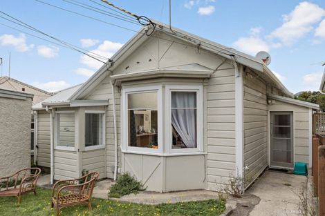 Photo of property in 7 Murray Street, Island Bay, Wellington, 6023
