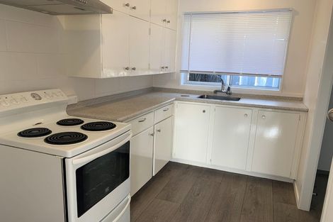 Photo of property in 3/98 Birkdale Road, Birkdale, Auckland, 0626