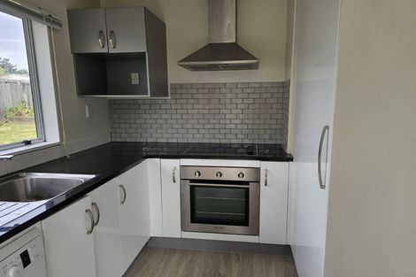 Photo of property in 33 Guadeloupe Crescent, Grenada Village, Wellington, 6037