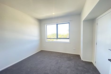 Photo of property in 43 Tirimoana Road, Te Atatu South, Auckland, 0602