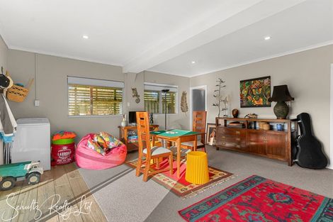 Photo of property in 23 Oxford Street, Whakapirau, 0583