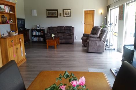 Photo of property in 956 Oneriri Road, Kaiwaka, 0573