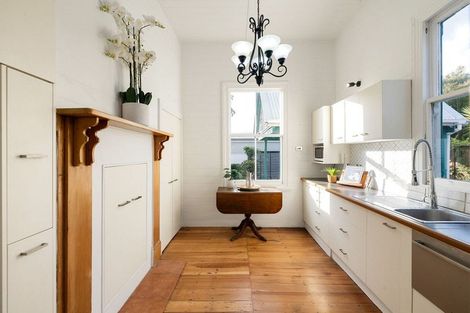 Photo of property in 128 Victoria Street, Cambridge, 3434