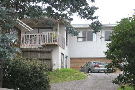Photo of property in 2/27 Roberts Road, Glenfield, Auckland, 0629