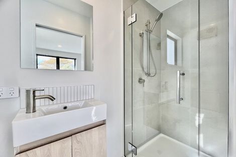 Photo of property in 2/10 Surrey Street, Linwood, Christchurch, 8062