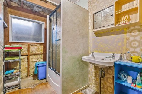 Photo of property in 69 Mcleod Road, Te Atatu South, Auckland, 0610