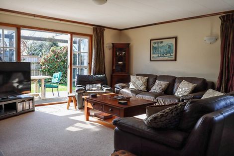 Photo of property in 3 Maclaurin Street, Dannevirke, 4930