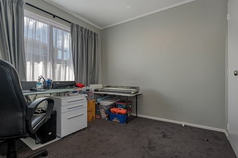 Photo of property in 37 Suzanne Grove, Kelvin Grove, Palmerston North, 4414