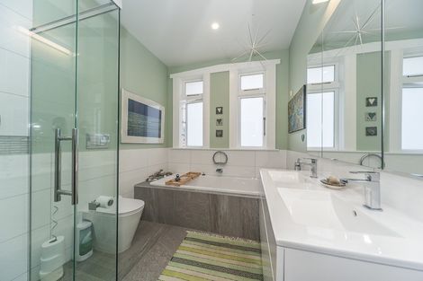 Photo of property in 19 Overtoun Terrace, Hataitai, Wellington, 6021