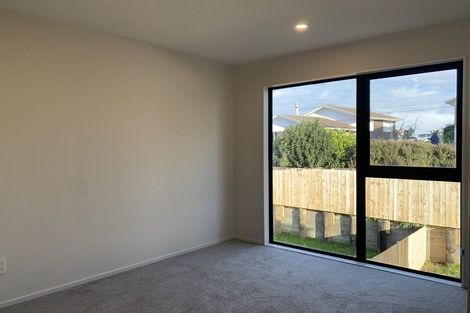 Photo of property in 17 Paina Crescent, Massey, Auckland, 0614