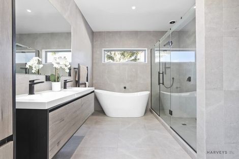 Photo of property in 251a Golf Road, Titirangi, Auckland, 0604