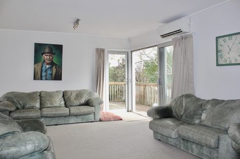 Photo of property in 58 Taipari Road, Te Atatu Peninsula, Auckland, 0610
