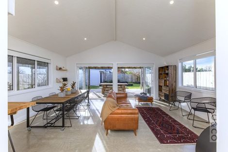 Photo of property in 37 Kaipara Portage Road, Riverhead, 0820