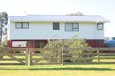 Photo of property in 99 Riverview Road, Cooks Beach, Whitianga, 3591