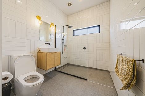 Photo of property in 22b Saint Ives Grove, Whalers Gate, New Plymouth, 4310