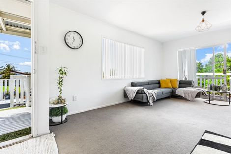 Photo of property in 323 Triangle Road, Massey, Auckland, 0614