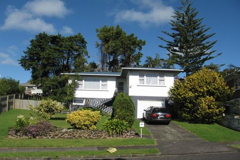 Photo of property in 13 Okareka Place, Pakuranga Heights, Auckland, 2010