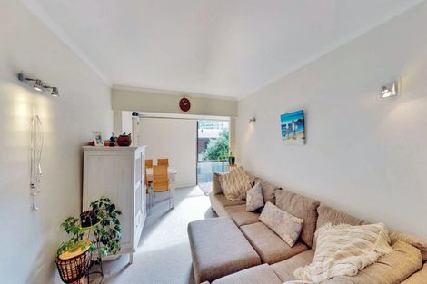 Photo of property in 40 Maunganui Road, Mount Maunganui, 3116