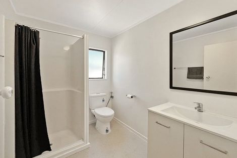 Photo of property in 26 Cumberland Place, Kelvin Grove, Palmerston North, 4414