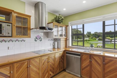 Photo of property in 15 Koputaroa Road, Levin, 5575