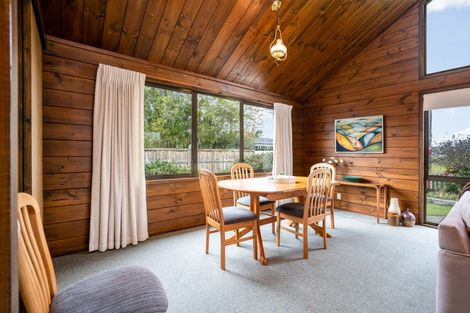 Photo of property in 42 Williams Street, Cambridge, 3434