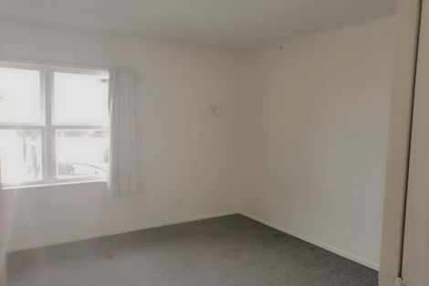 Photo of property in 1/30 Bruce Road, Glenfield, Auckland, 0629