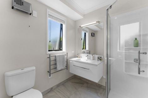 Photo of property in 12 Lakeside Terrace, Omokoroa, 3114