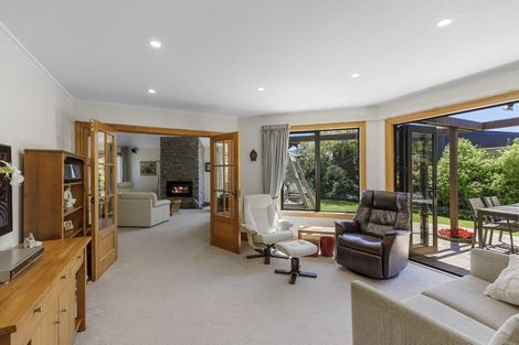 Photo of property in 3 Colin Grove, Hutt Central, Lower Hutt, 5010