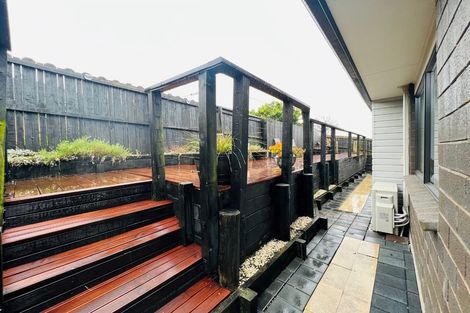 Photo of property in 18 Saralee Drive, Manurewa, Auckland, 2105