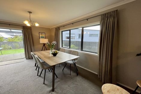 Photo of property in 4 Cresswell Place, Johnsonville, Wellington, 6037