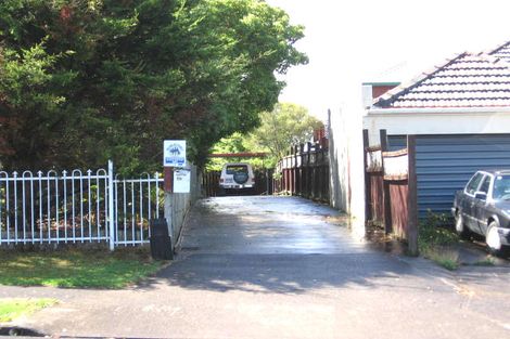 Photo of property in 5 Denver Avenue, Sunnyvale, Auckland, 0612