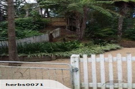 Photo of property in 5 Grovelands Way, Titirangi, Auckland, 0604