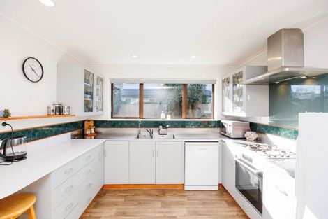 Photo of property in 4 Gainsborough Grove, Highbury, Palmerston North, 4412