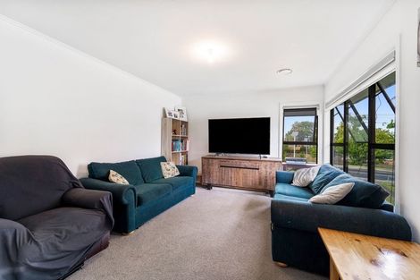 Photo of property in 33 Strid Road, Te Atatu South, Auckland, 0610