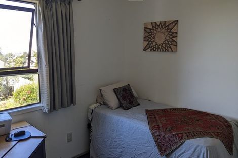 Photo of property in 2/74 Ayton Drive, Totara Vale, Auckland, 0629